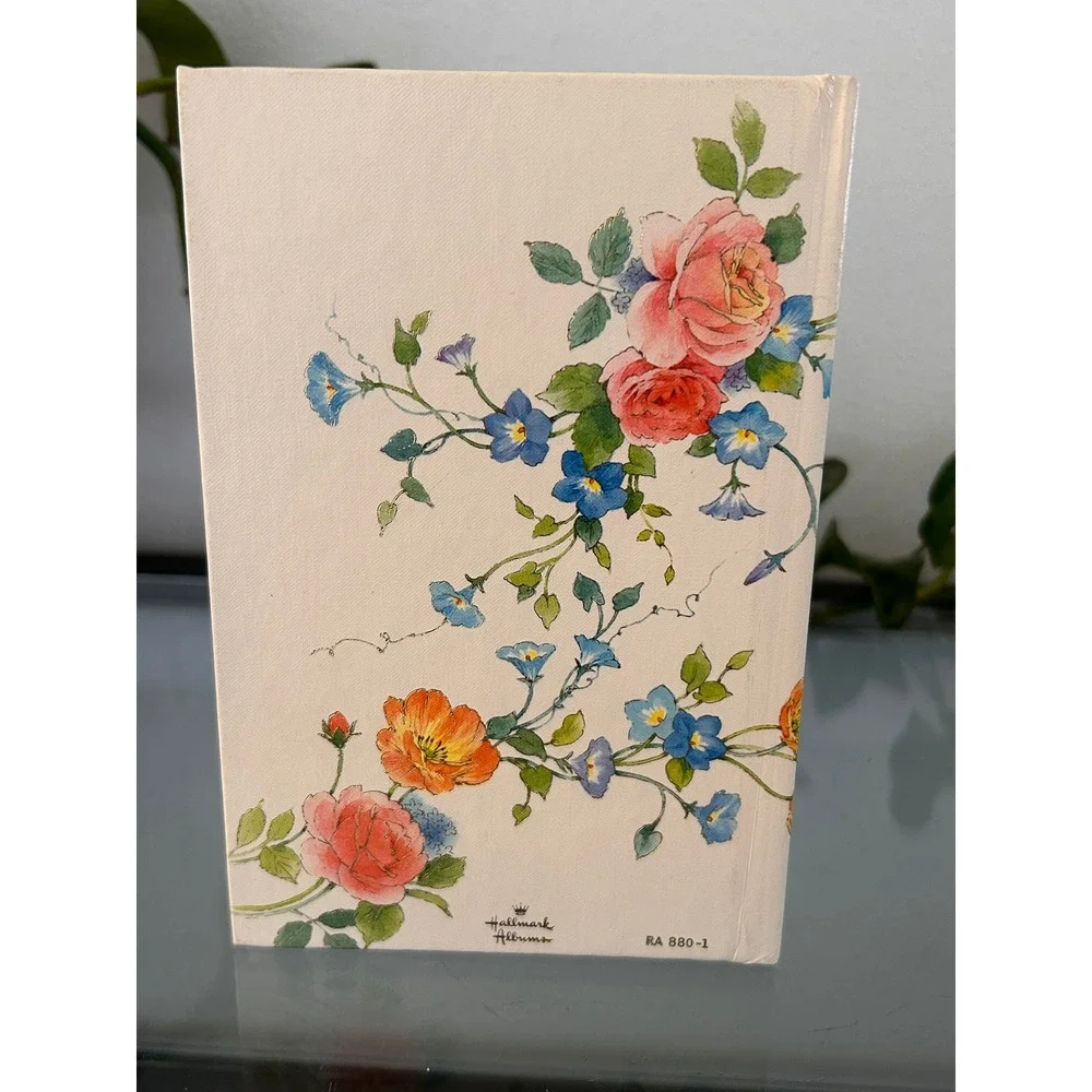 Vintage 1980 Hallmark Floral Address Book 